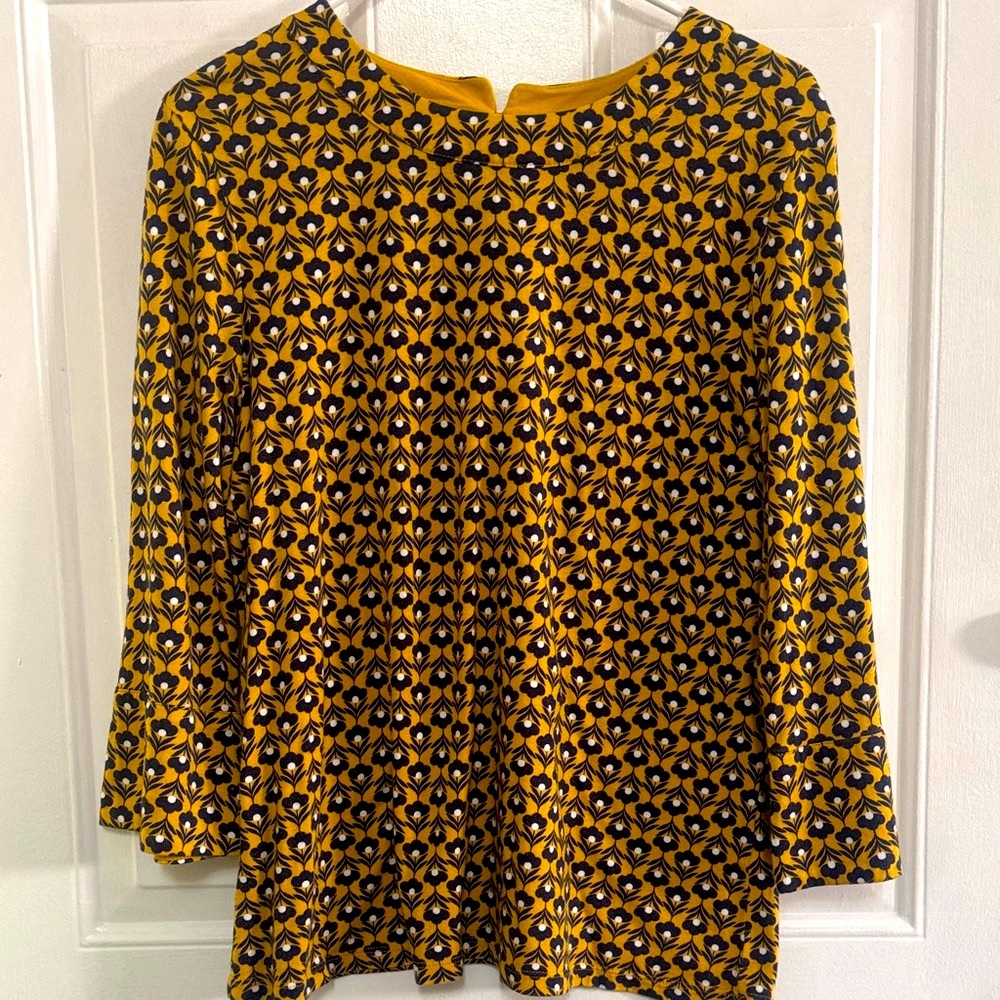 Boden Women’s Yellow and Navy Flower Patterned Women's Long-Sleeved Top